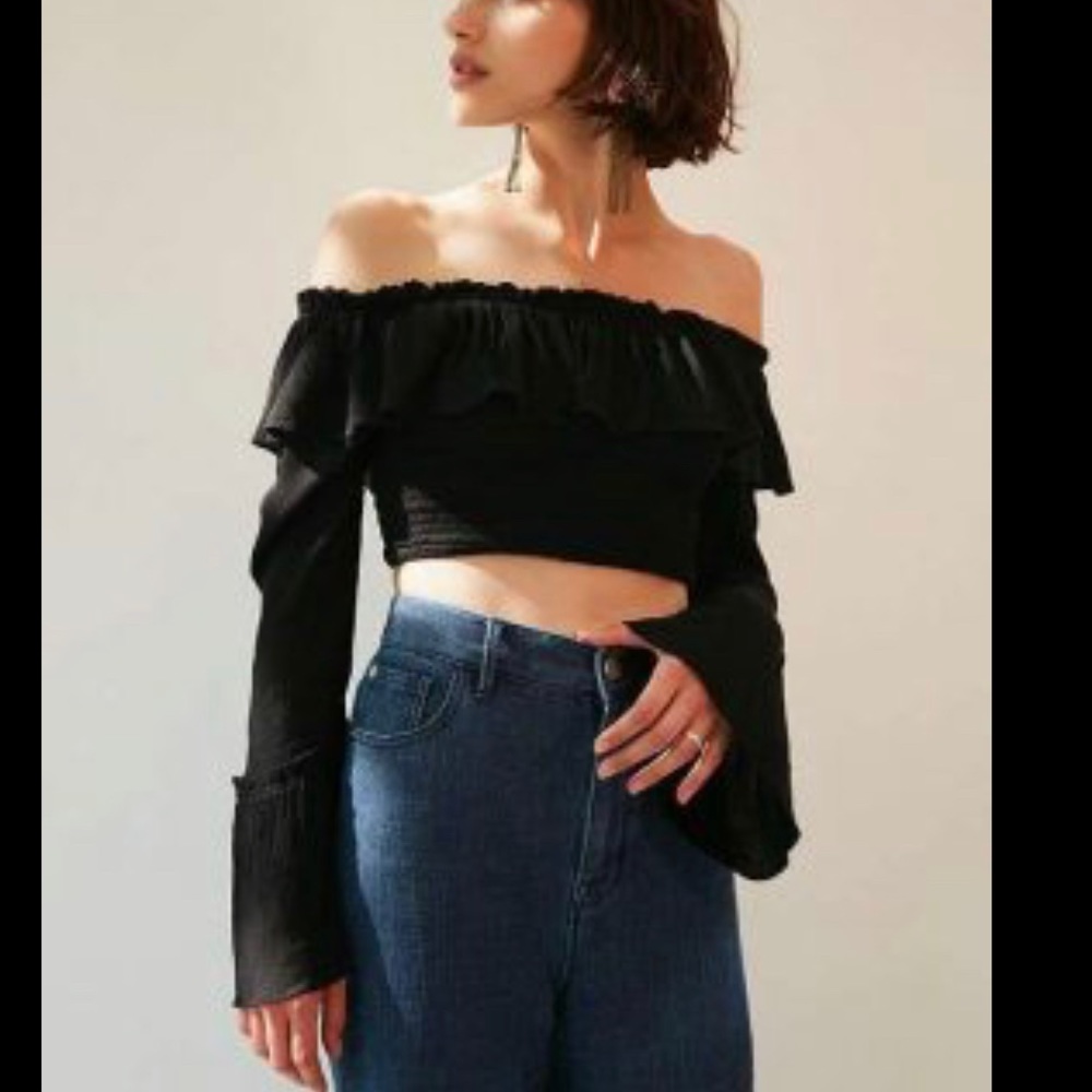 Urban outfitters off the shoulder black crop